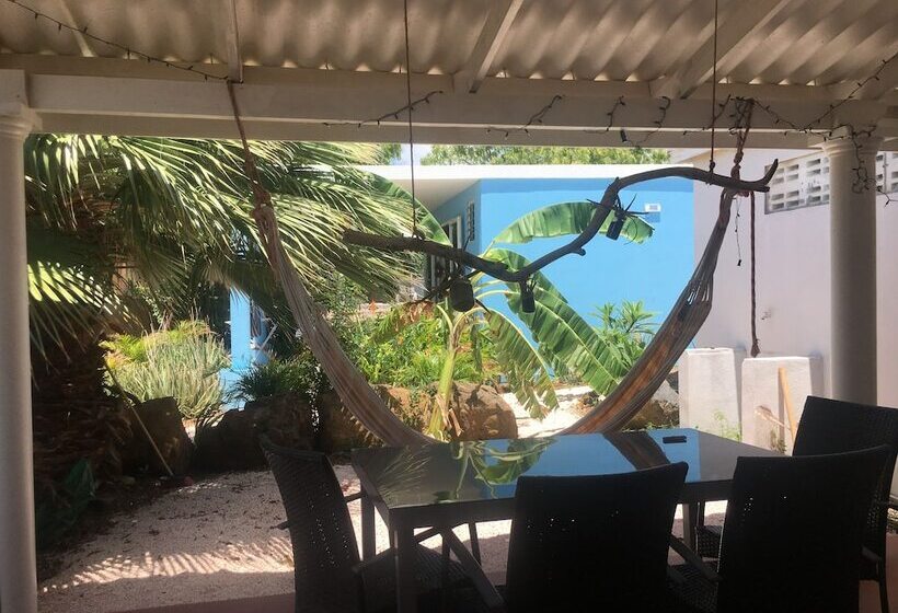 Tropical Breeze Apartments