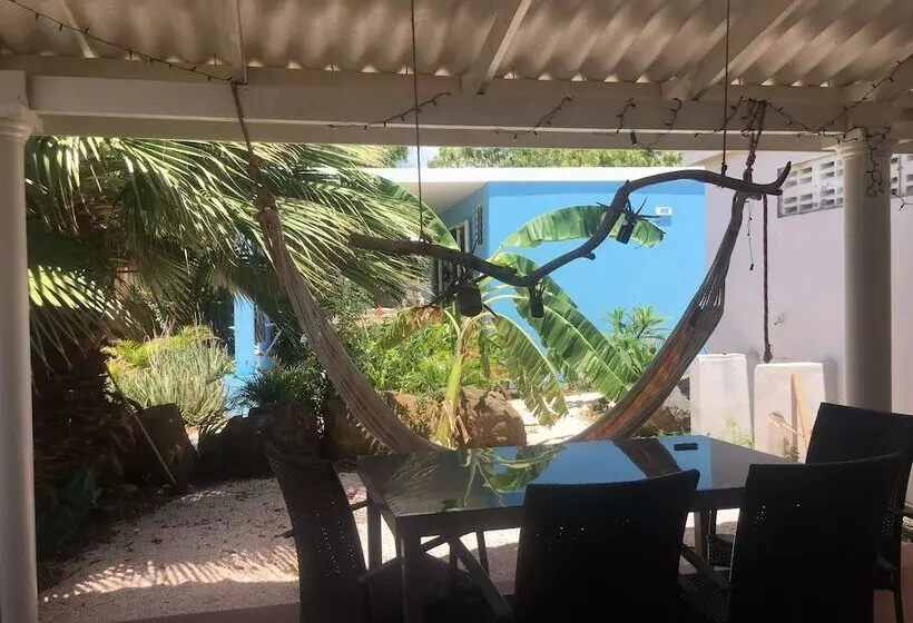 Tropical Breeze Apartments