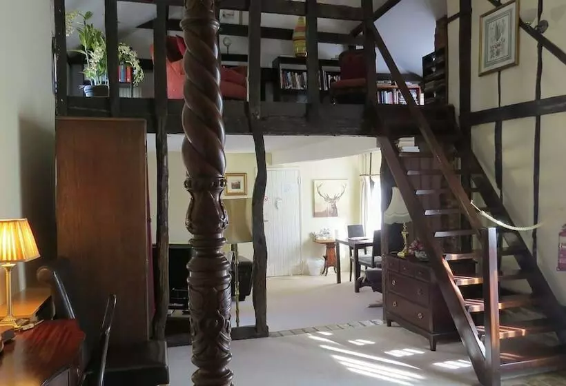 Aamiaismajoitus (B&B) Greyhound Cottage