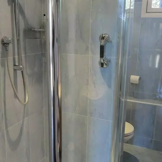 Aamiaismajoitus (B&B) Greyhound Cottage