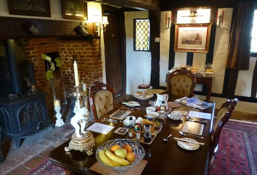 Aamiaismajoitus (B&B) Greyhound Cottage