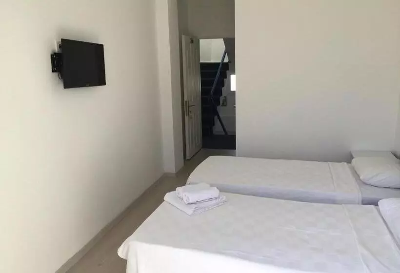 ホテル R House