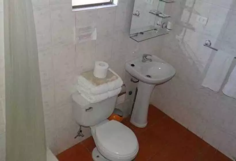 Inti & Killa Hostal