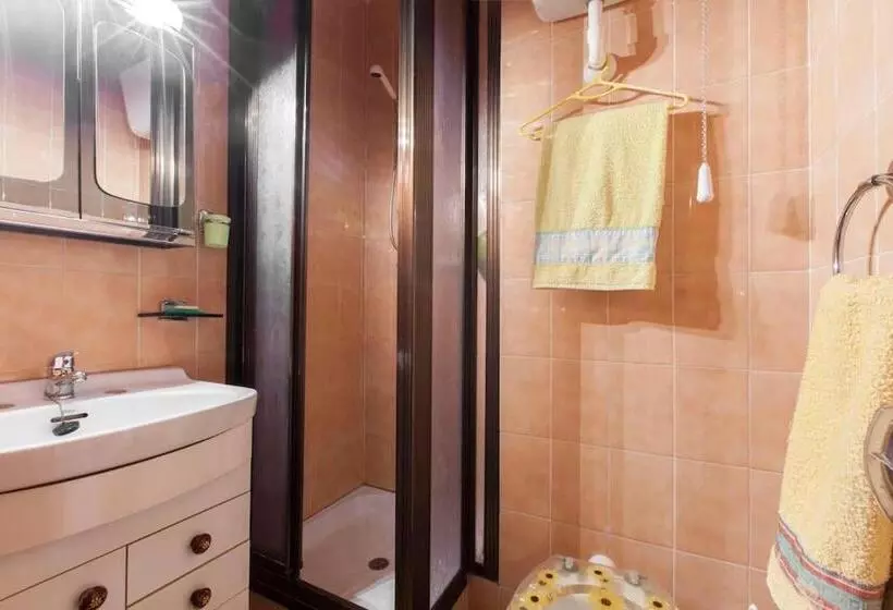 Modern B&b Somosaguas
