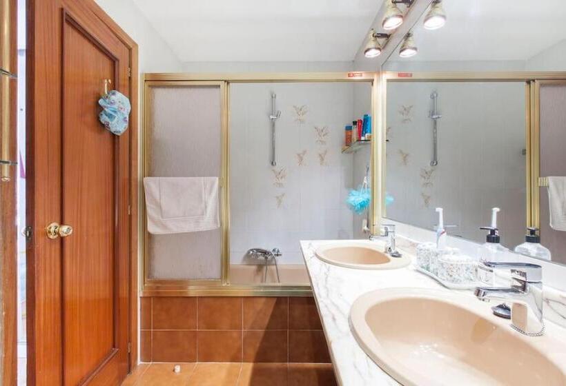 Modern B&b Somosaguas