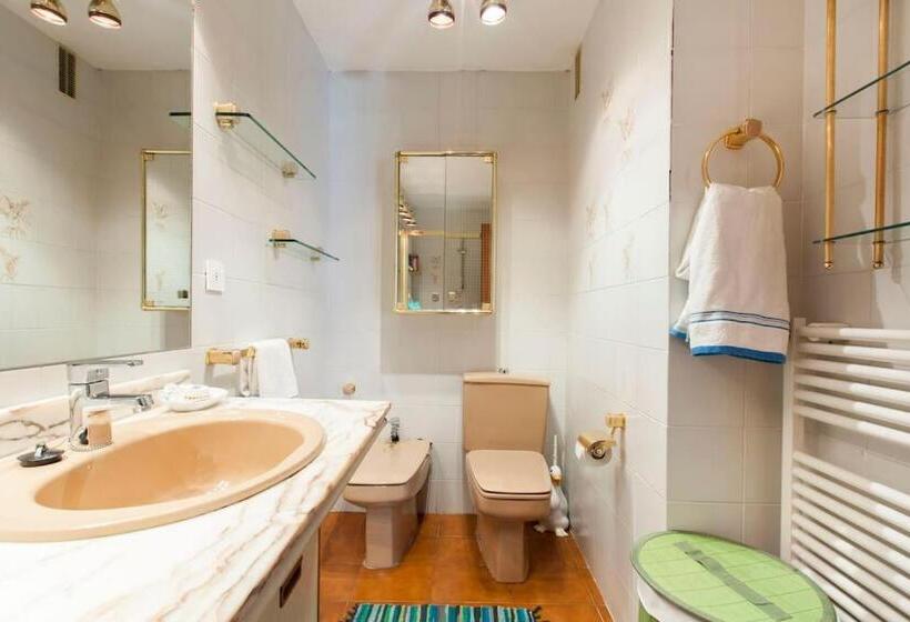 Modern B&b Somosaguas