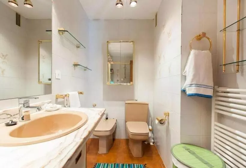 Modern B&b Somosaguas