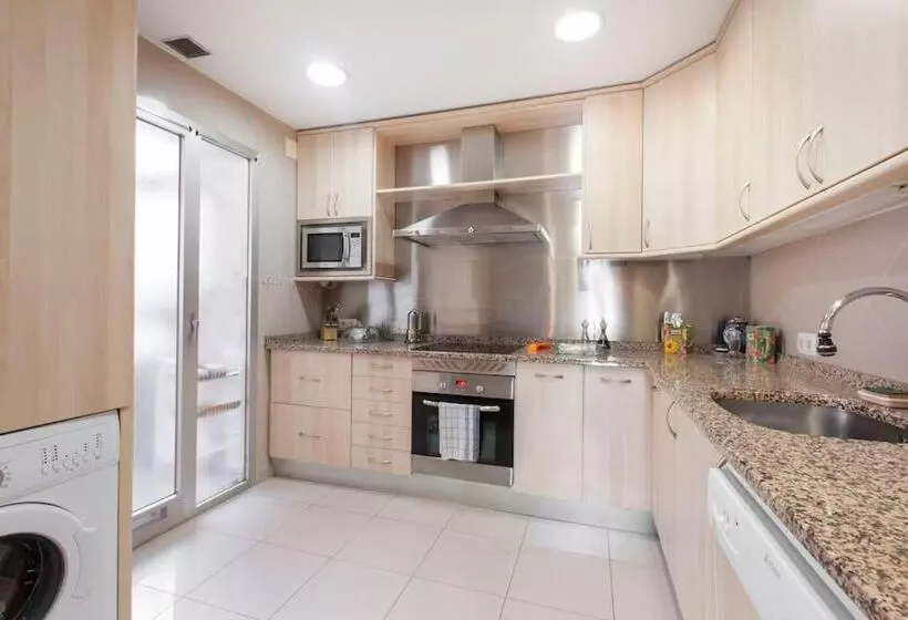 Modern B&b Somosaguas