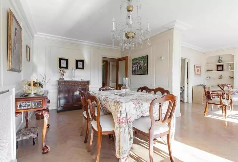 Modern B&b Somosaguas