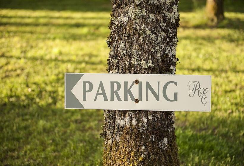 פנסיון Aux Couleurs D Esteil