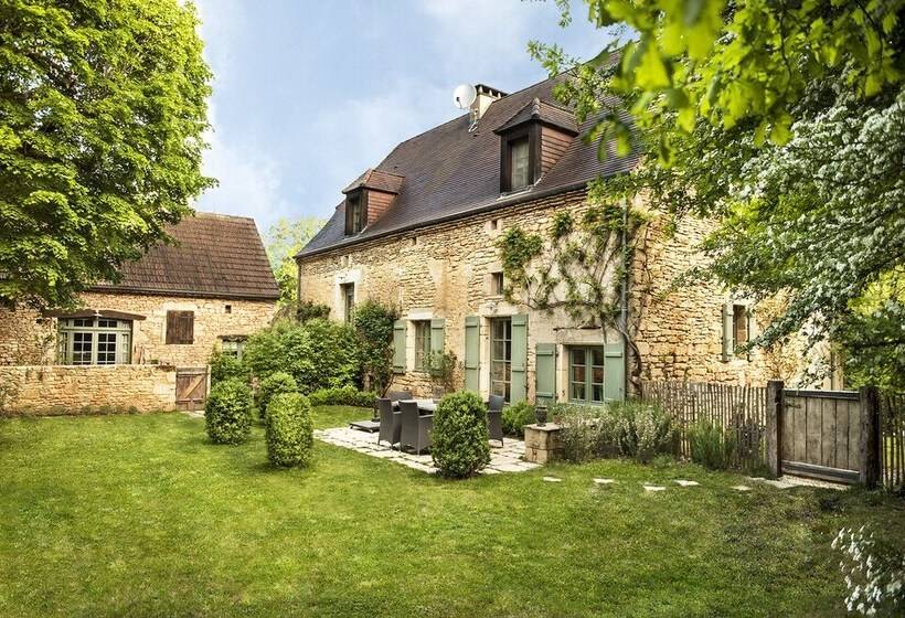 פנסיון Aux Couleurs D Esteil