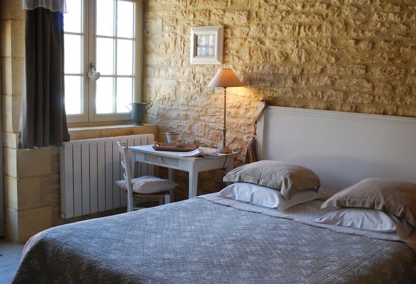 פנסיון Aux Couleurs D Esteil