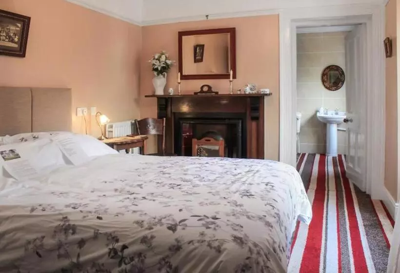 تختخواب و صبحانه Ballyhargan Farm House