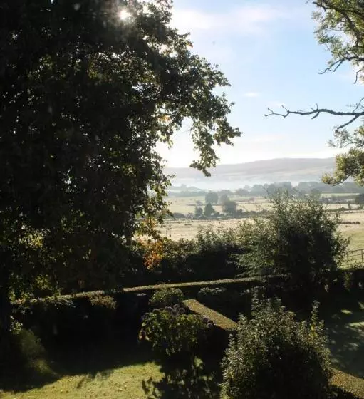 تختخواب و صبحانه Ballyhargan Farm House