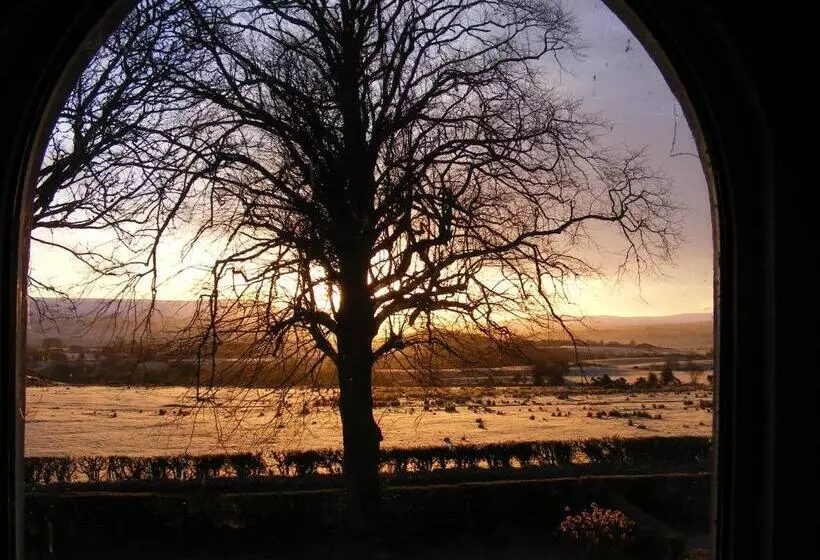 تختخواب و صبحانه Ballyhargan Farm House