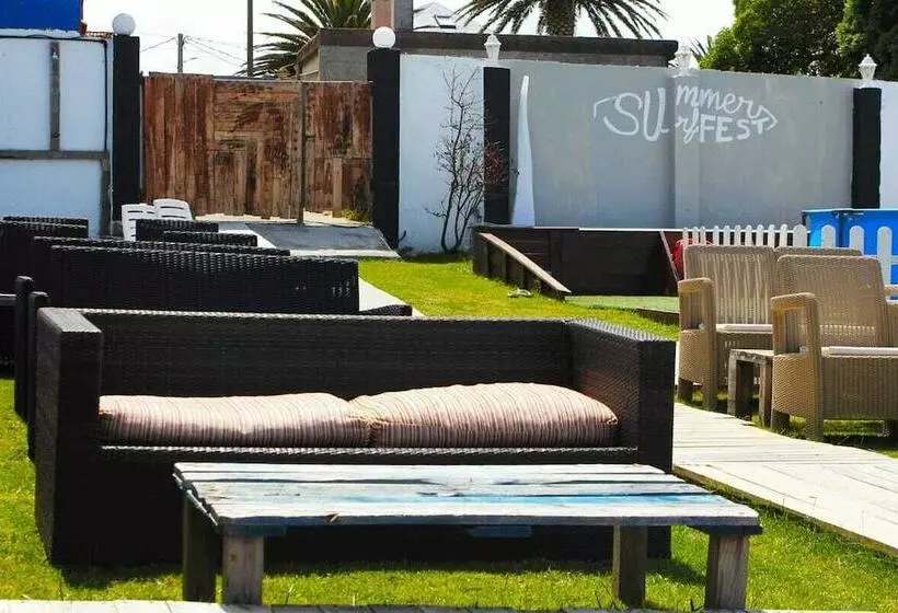 Escuela De Surf Y Hostel Baldaio