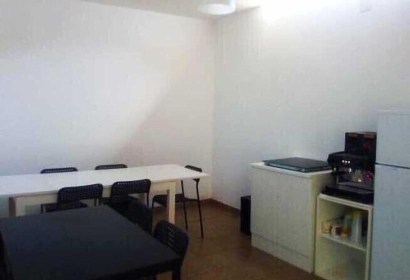 Escuela De Surf Y Hostel Baldaio