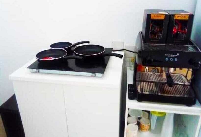 Escuela De Surf Y Hostel Baldaio