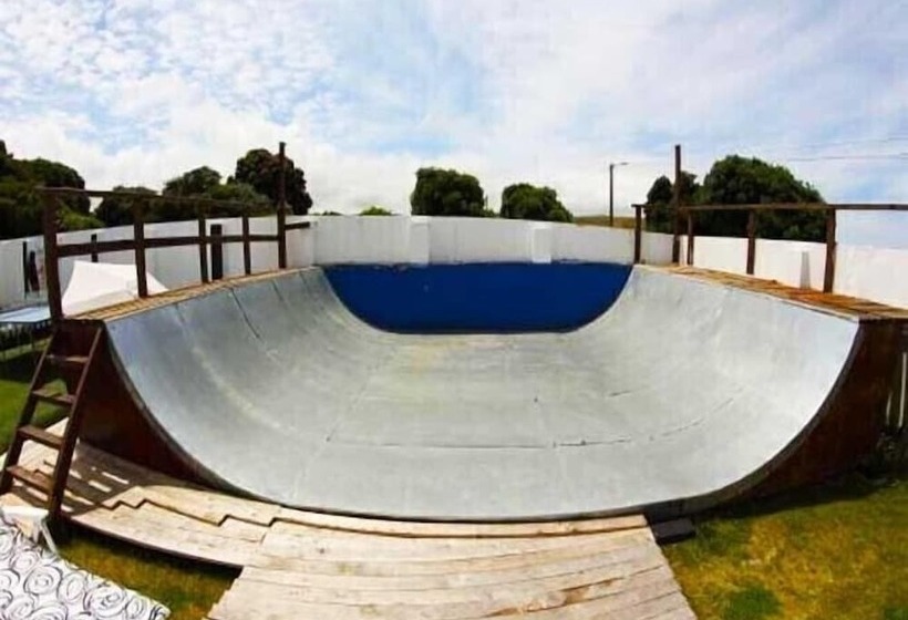 Escuela De Surf Y Hostel Baldaio