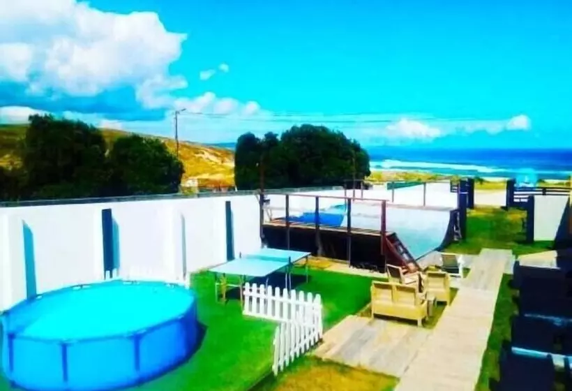 Escuela De Surf Y Hostel Baldaio