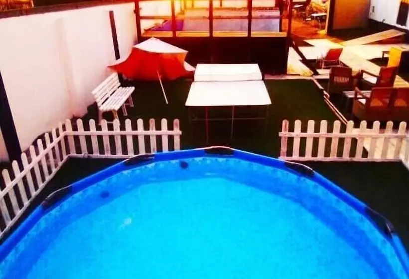 Escuela De Surf Y Hostel Baldaio