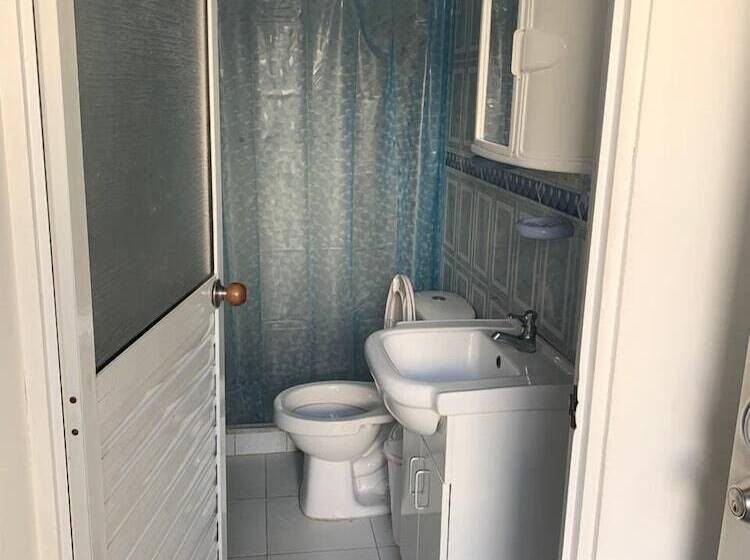 مسافرخانه Posada Cocos Place