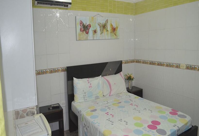 مسافرخانه Posada Cocos Place