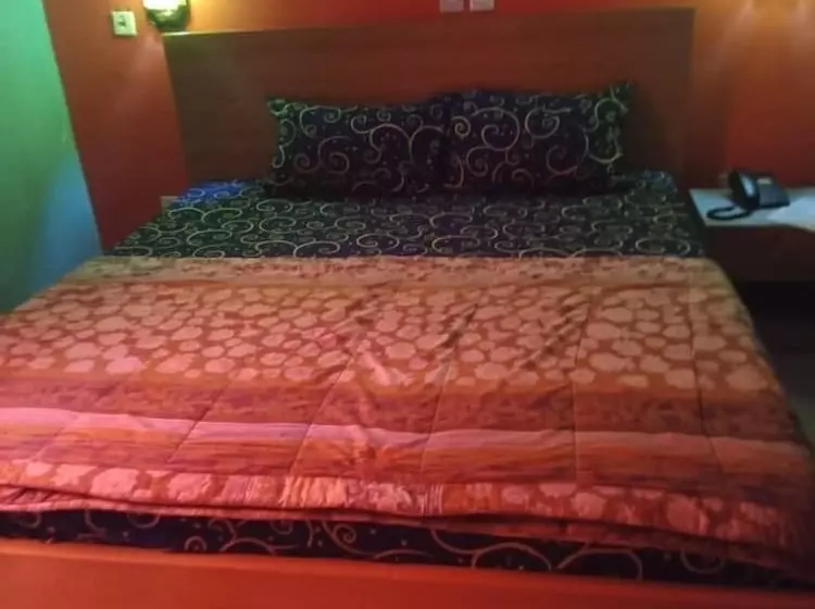 هتل Jemadex Kings