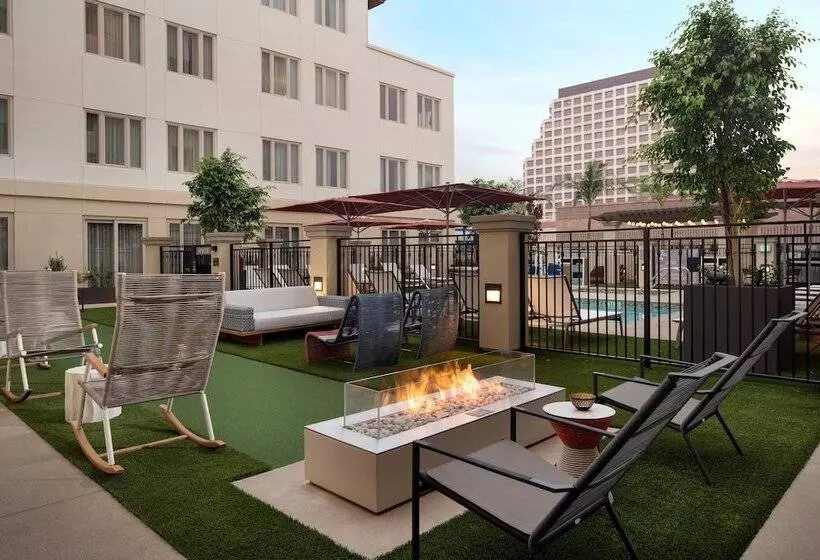 Hotelli Residence Inn Los Angeles Glendale