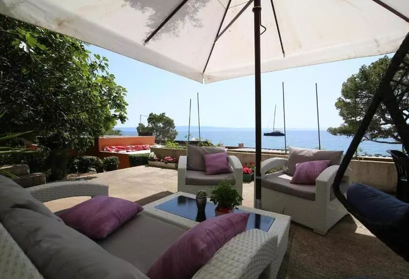 Majatalo Apartmani Daša Tučepi