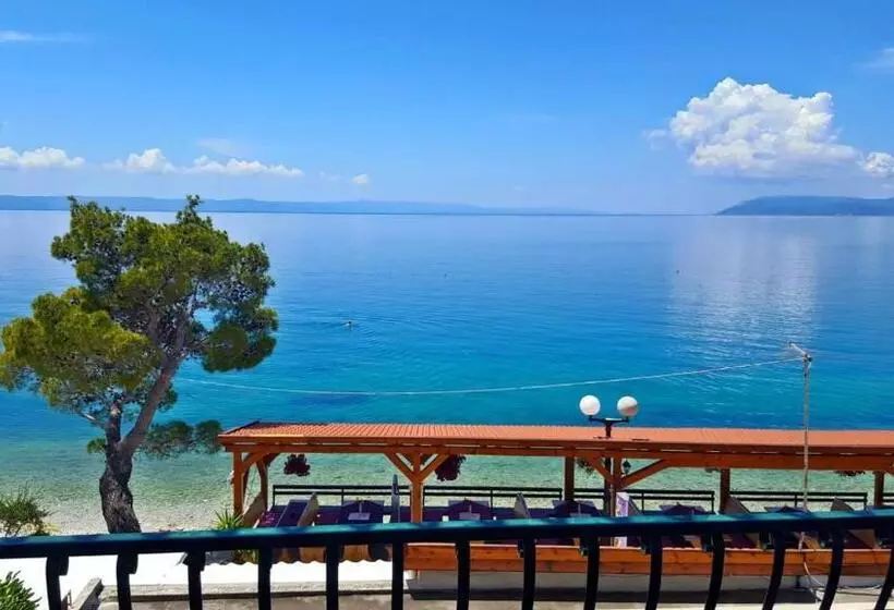 Majatalo Apartmani Daša Tučepi