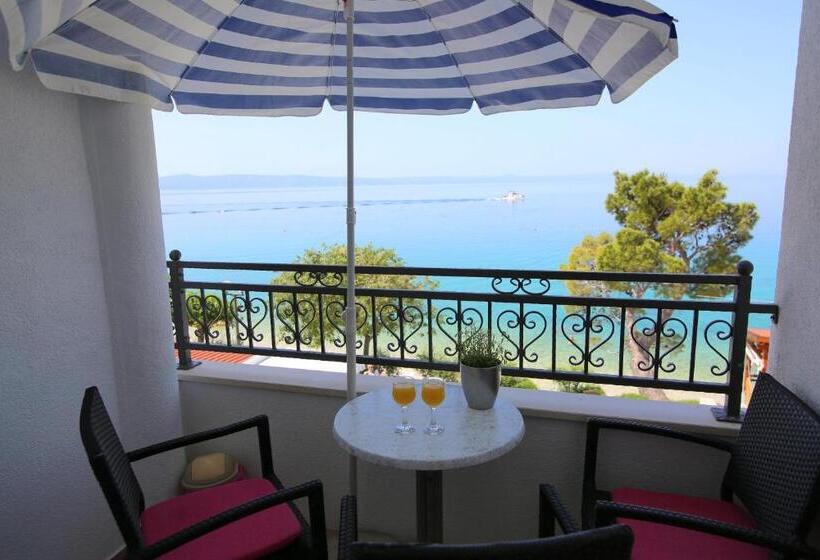 Пансион Apartmani Daša Tučepi