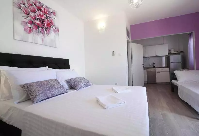 Majatalo Apartmani Daša Tučepi