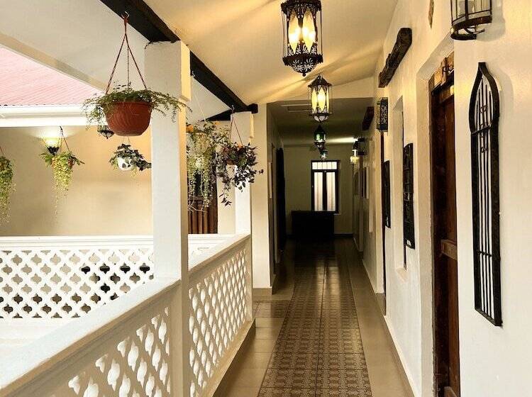 膳宿费 Zanzi House