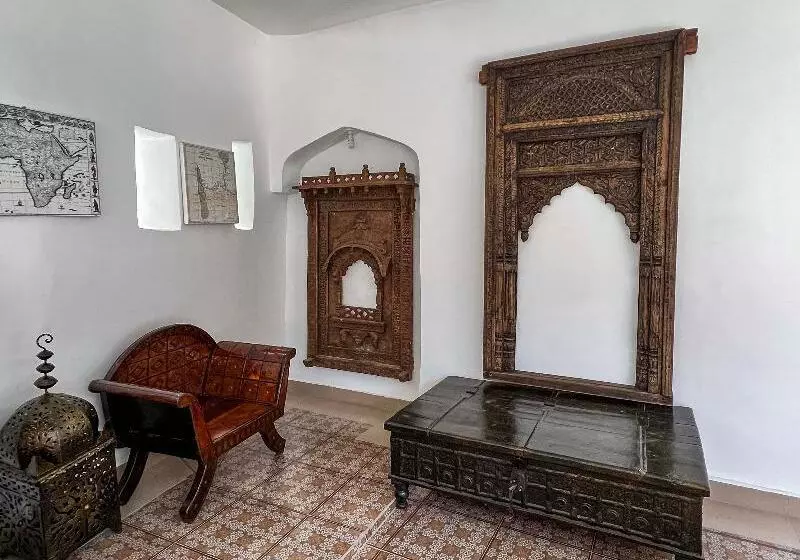 پانسیون Zanzi House