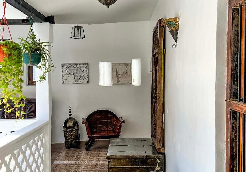 膳宿费 Zanzi House