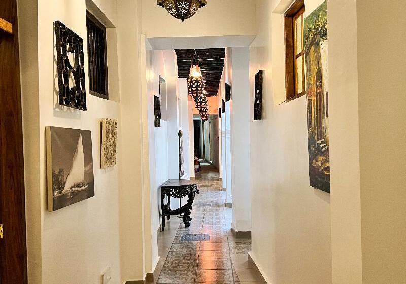 膳宿费 Zanzi House