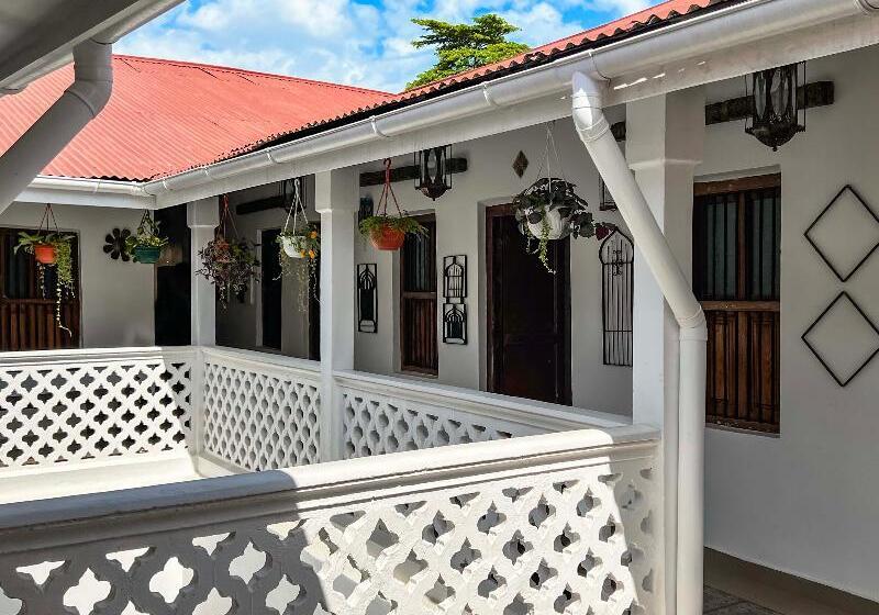 膳宿费 Zanzi House