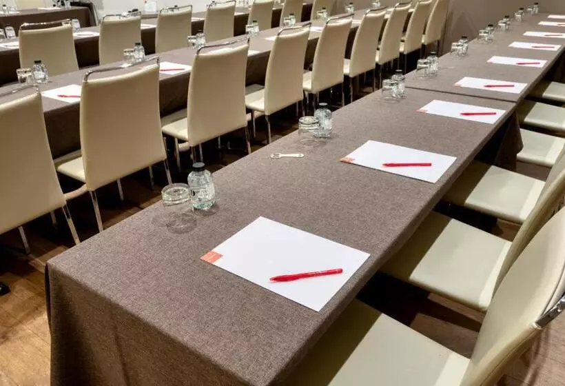 Отель America Barcelona