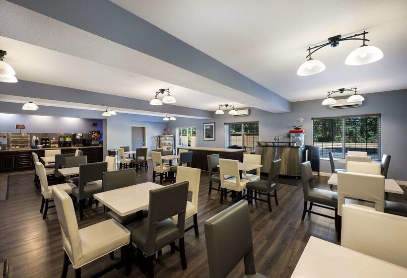 Отель Best Western Plus Mountain View Auburn Inn