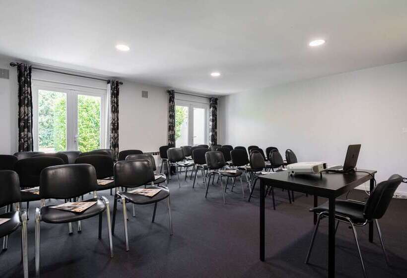 Brit Hotel Avignon Sud Le Calendal