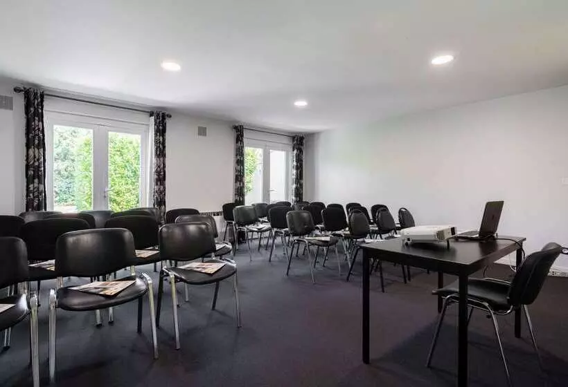 Brit Hotel Avignon Sud Le Calendal