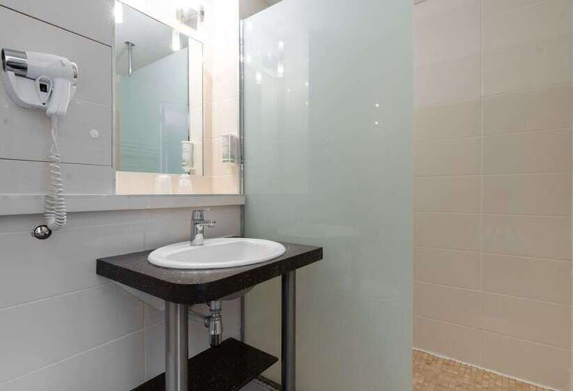 Brit Hotel Avignon Sud Le Calendal