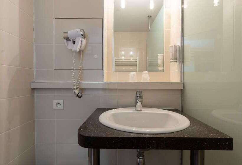 Brit Hotel Avignon Sud Le Calendal