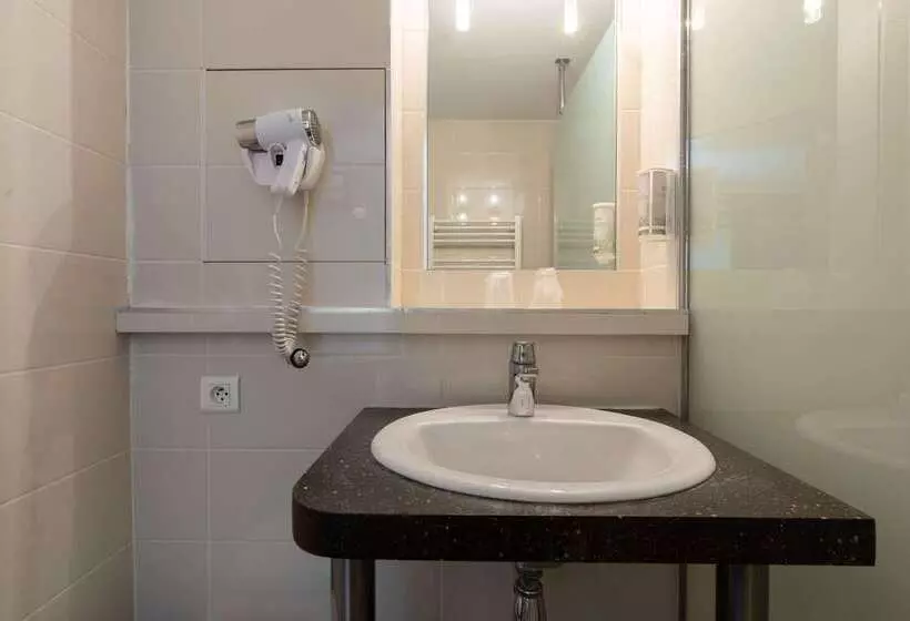 Brit Hotel Avignon Sud Le Calendal