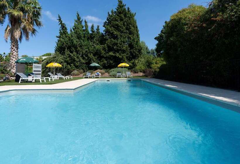 Brit Hotel Avignon Sud Le Calendal