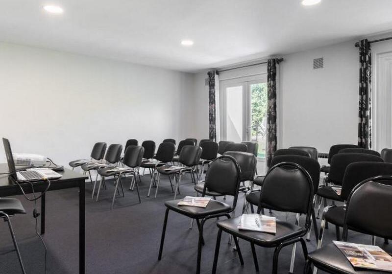 Brit Hotel Avignon Sud Le Calendal