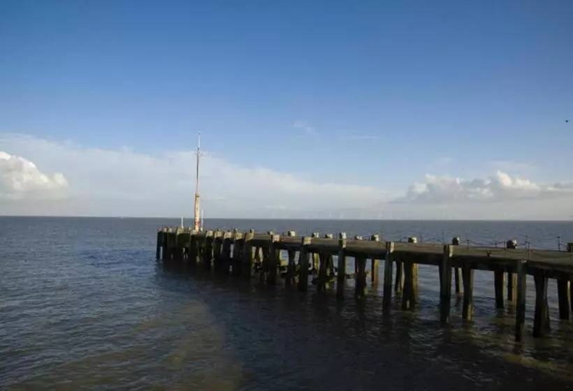 Отель Esplanade