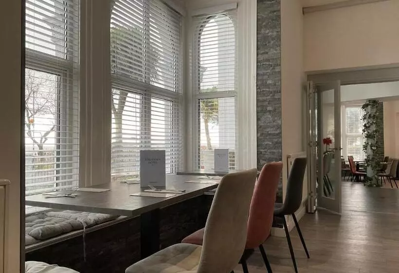 Отель Esplanade