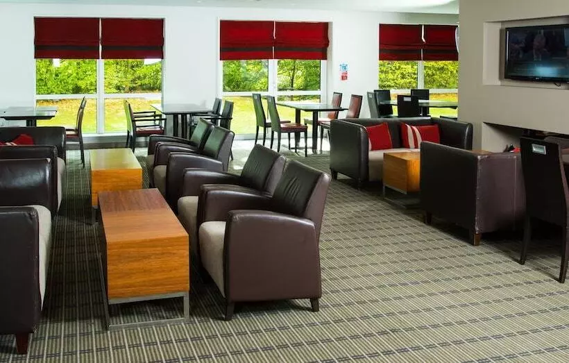 בית מלון כפרי Holiday Inn Express Swindon West, An Ihg
